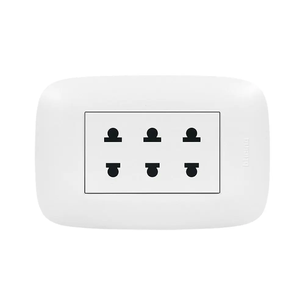 Tomacorriente universal triple 2x16A 250V Domino Sencia